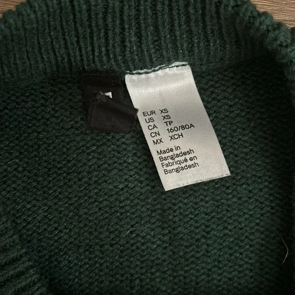 ⭐️Cropped sweater⭐️ - Picture 2 of 2